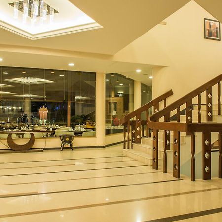 The Red Maple Mashal Indore Exterior photo