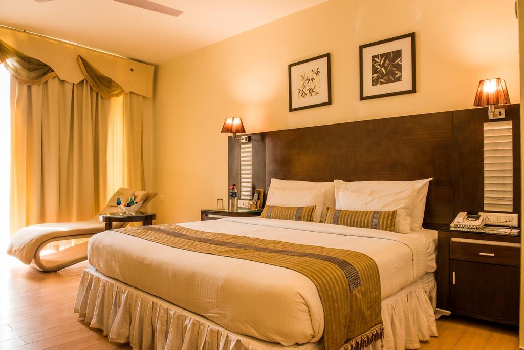 The Red Maple Mashal Indore Exterior photo